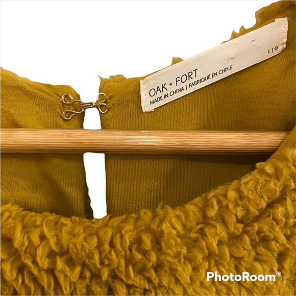 OAK & FORT Crop Sherpa Sweater In Mustard Yellow Size. Large - Picture 4 of 7